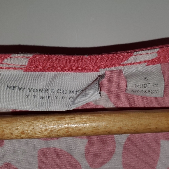 4/$25NY&CO Floral Short Sleeve Dress Blouse Sm - Picture 3 of 5